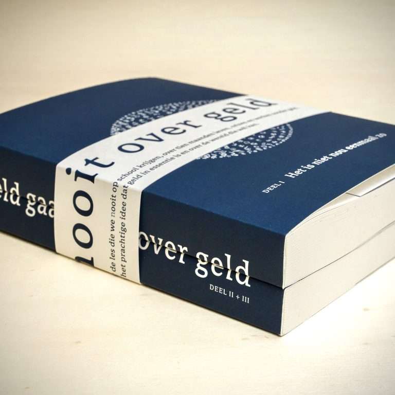 Boek, liggend, met wikkel